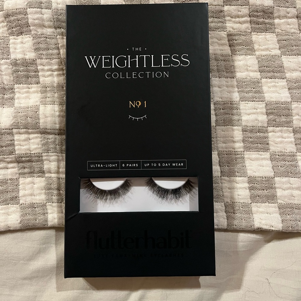 Weightless Collection No. 1 False Eyelashes - Black